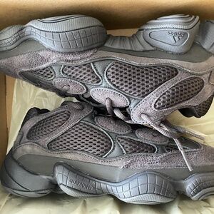 Yeezy utility black 500